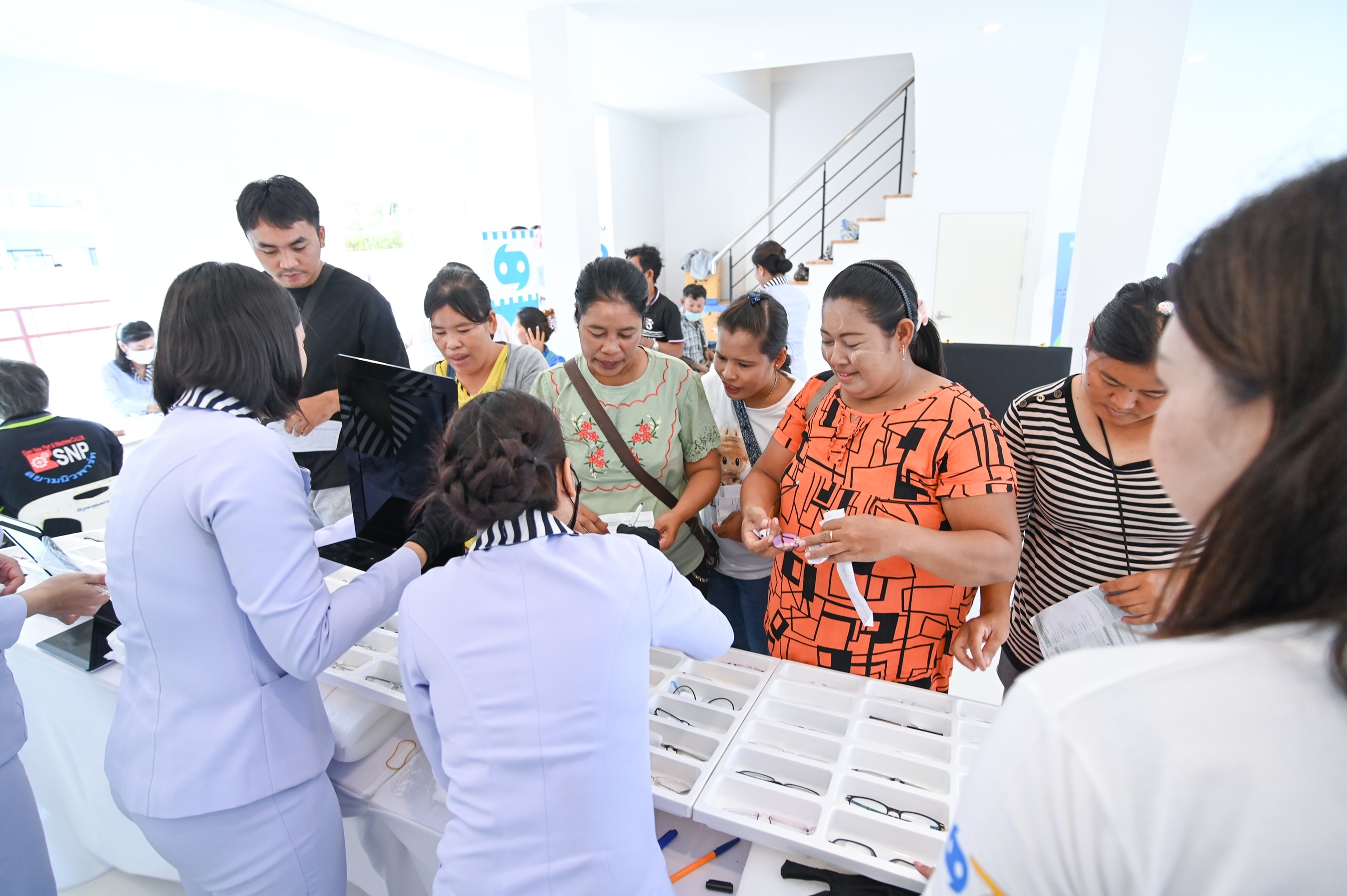 แว่นสร้างสุข_4