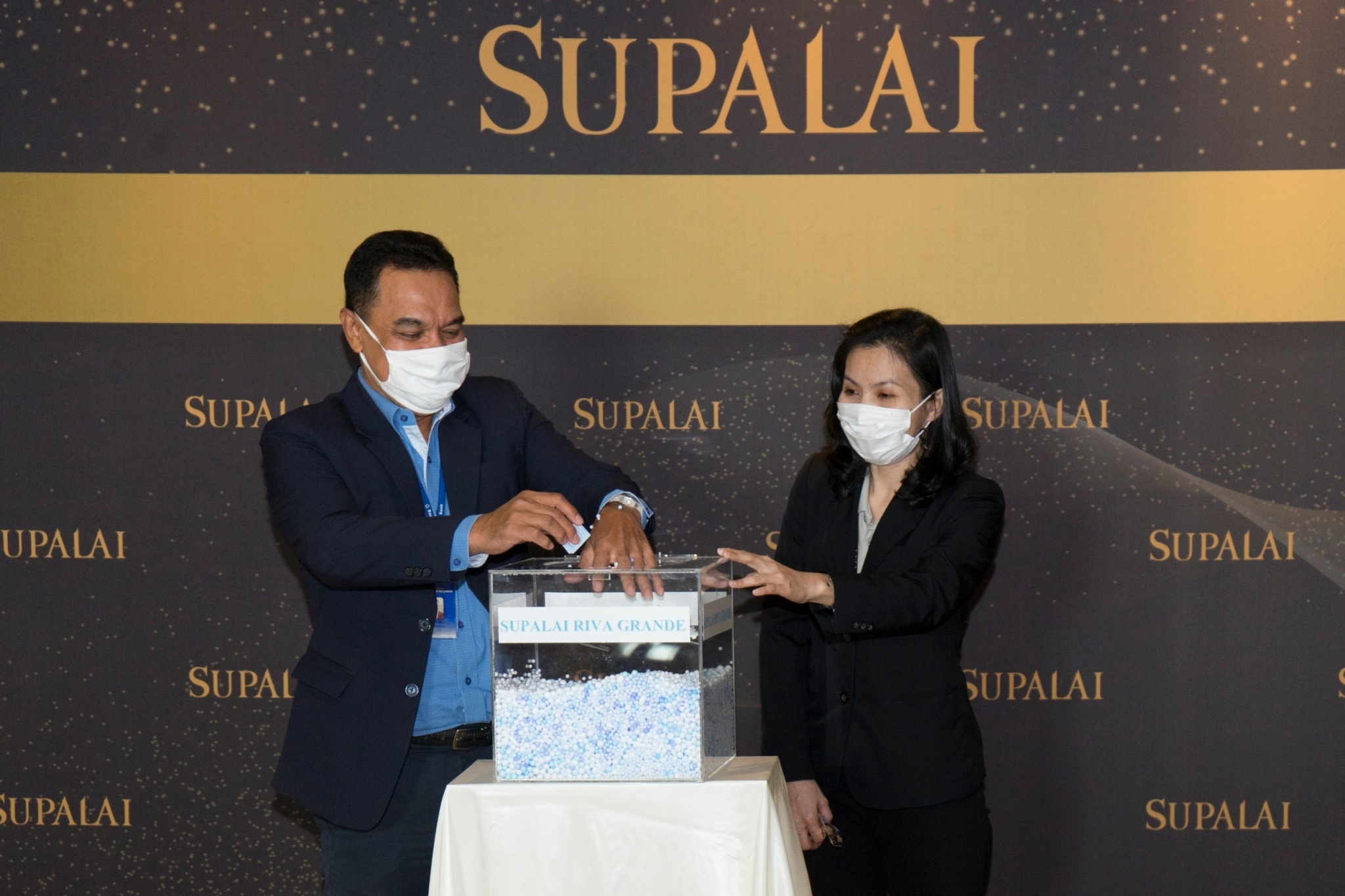 b9ce874f-e0a1-4044-935f-39b1a3374f6a