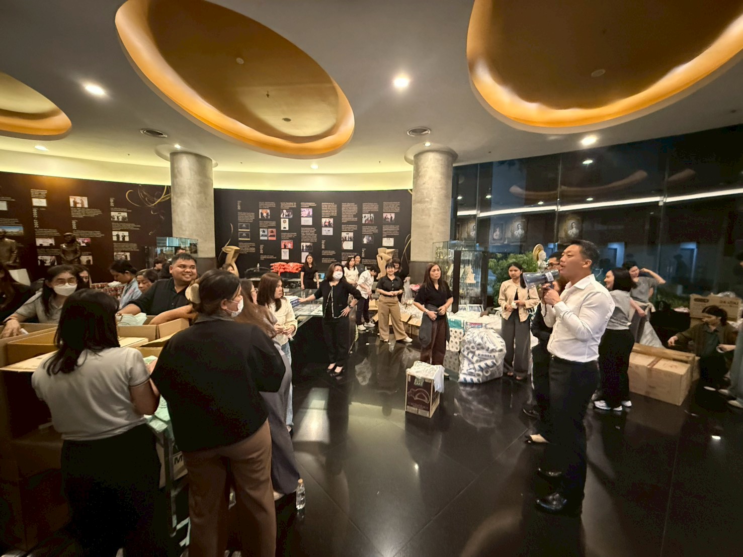 ศุภาลัย ผนึกกำลังใจ ระดมทีมให้ความช่วยเหลือผู้ประสบอุทกภัย_05 (3)